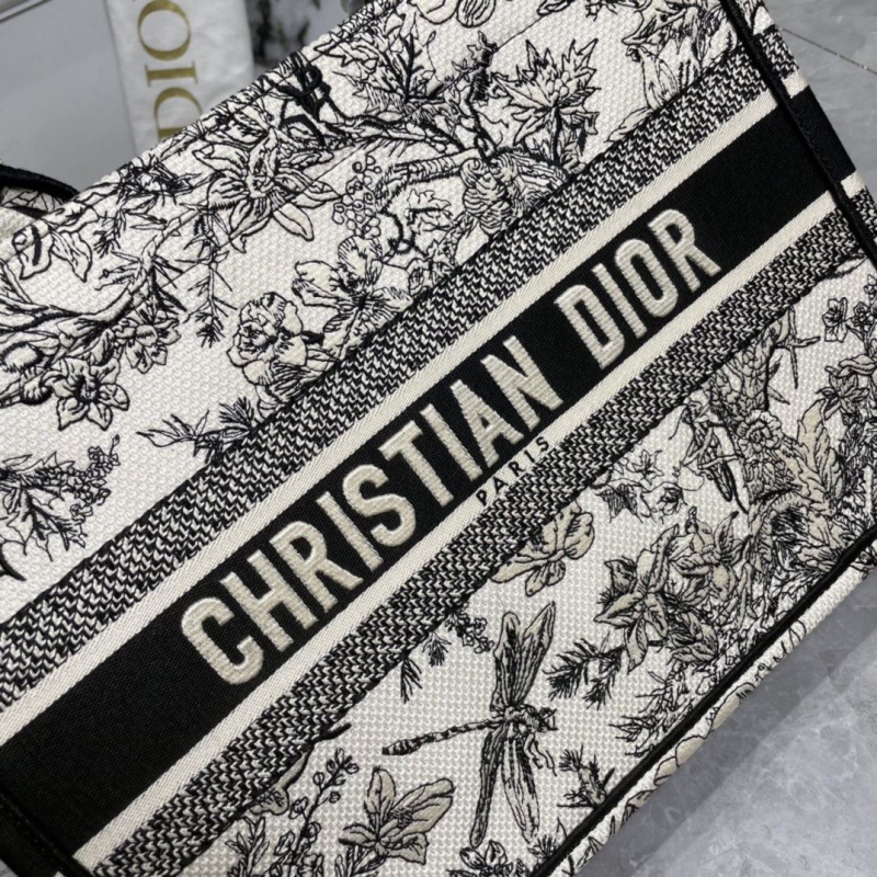 Dior Shopping Bags